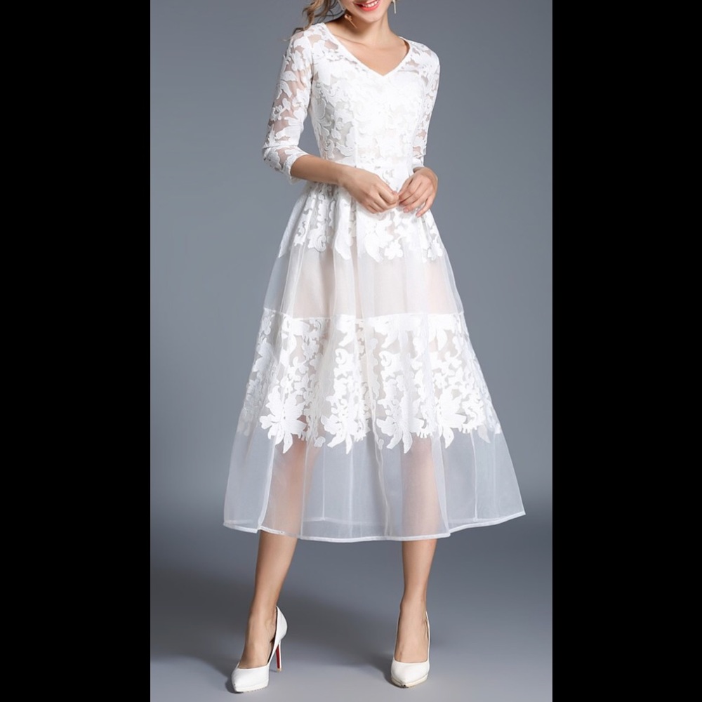 NWT Vicky and Lucas white floral midi dress